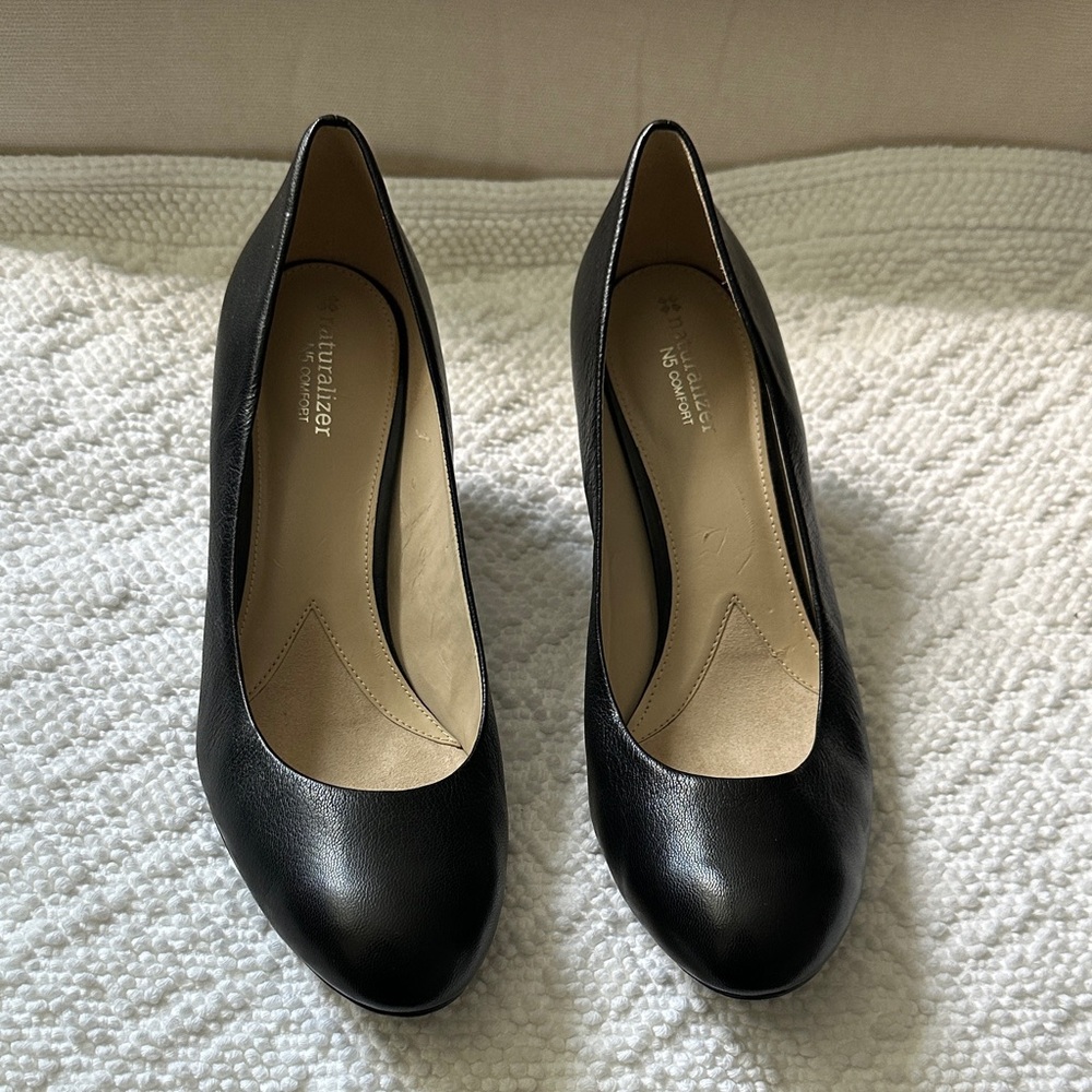 Naturalizer Classic Black Heels